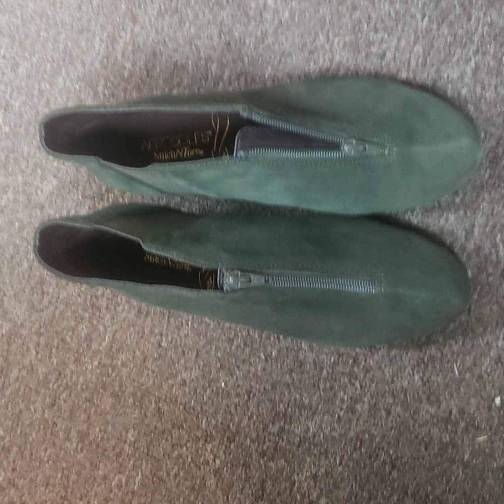 Ladies ankle booth olive green 6.5